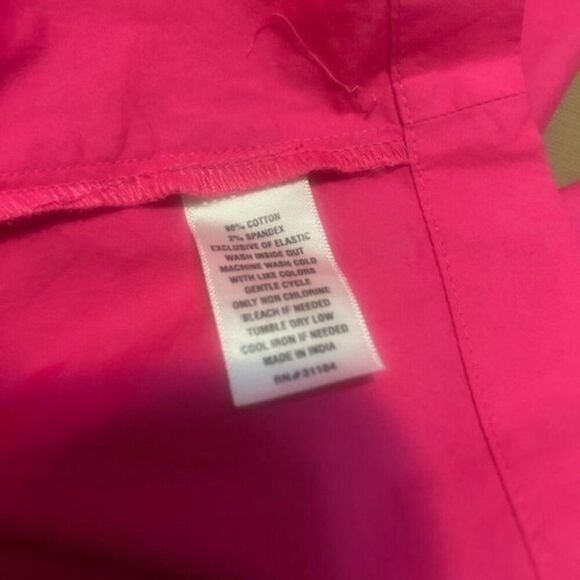 Crown & Ivy Pink Flutter sleeve smocked top, size 2X - Picture 6 of 6